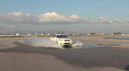 Lateral Hydroplaning test